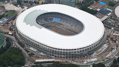 An outdoor view of the tokyo stadium in construction